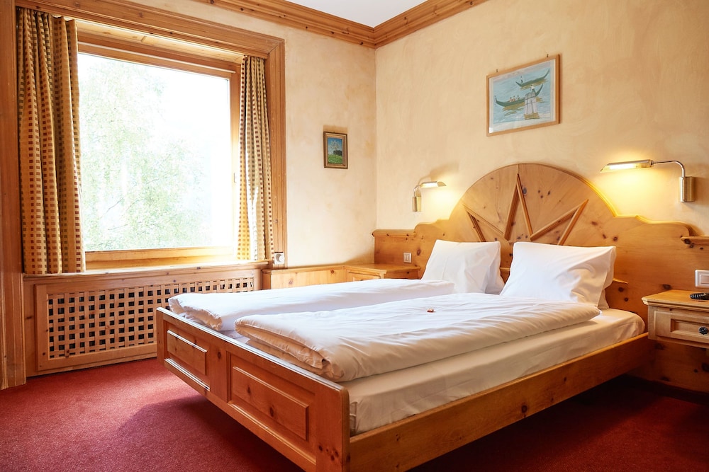 Standard Double Room, 1 Queen Bed, Lake View photo 1