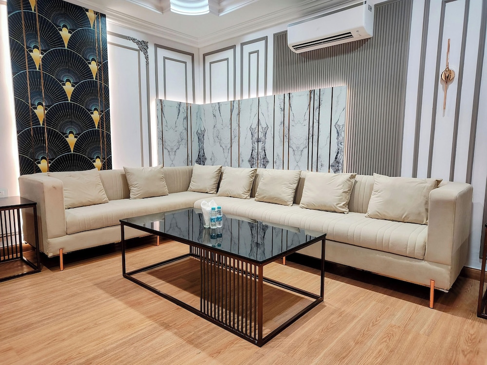 Presidential Room, Balcony, Lake View photo 1