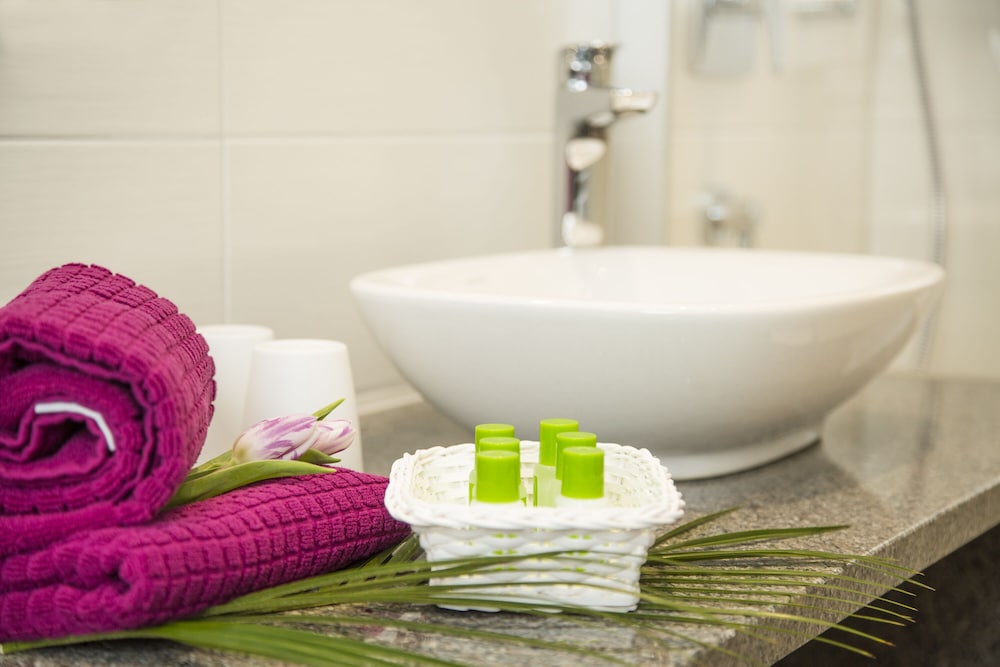 Single Room, Ensuite photo 2