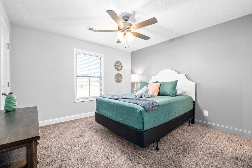 House, Multiple Beds, Patio, Garden View (Unit #908 (1000 Henry Place Blvd)) photo 2