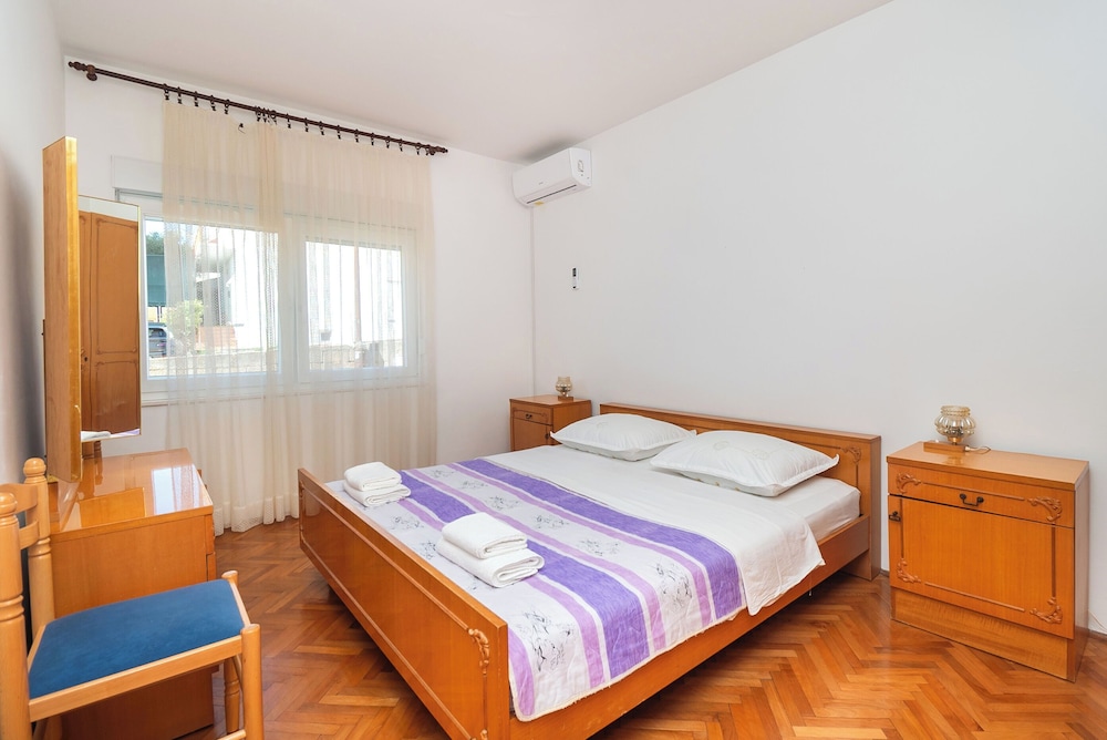 Apartment (A1)