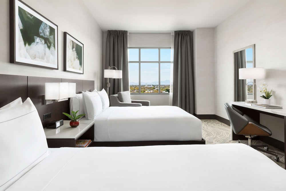 Room, 2 Queen Beds, Accessible (Roll-In Shower) - Photo 4