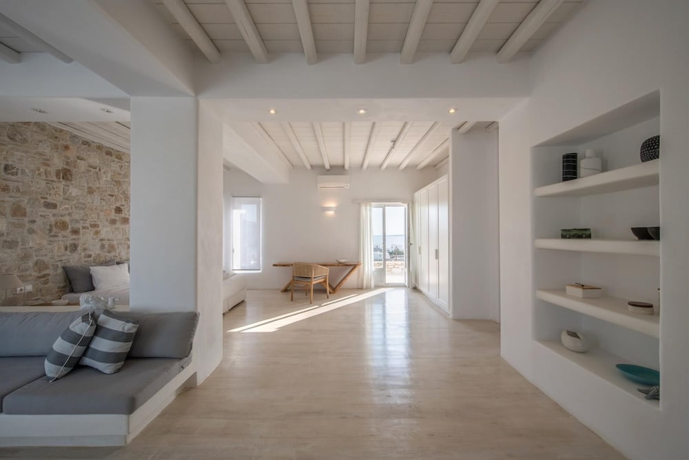 Villa, Smoking