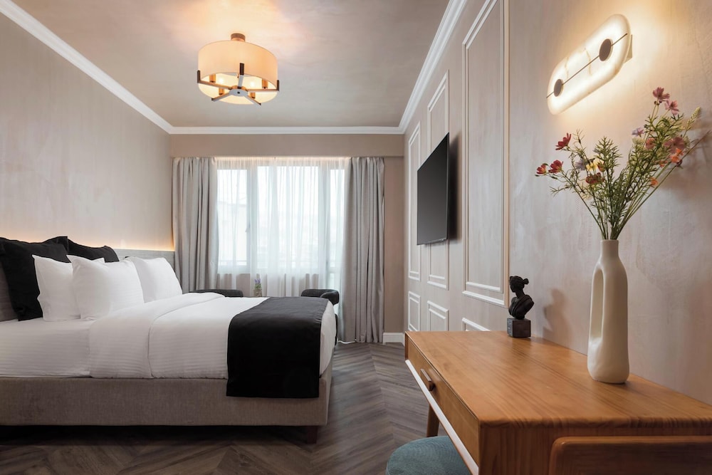 Traditional Suite, Balcony, Mountain View