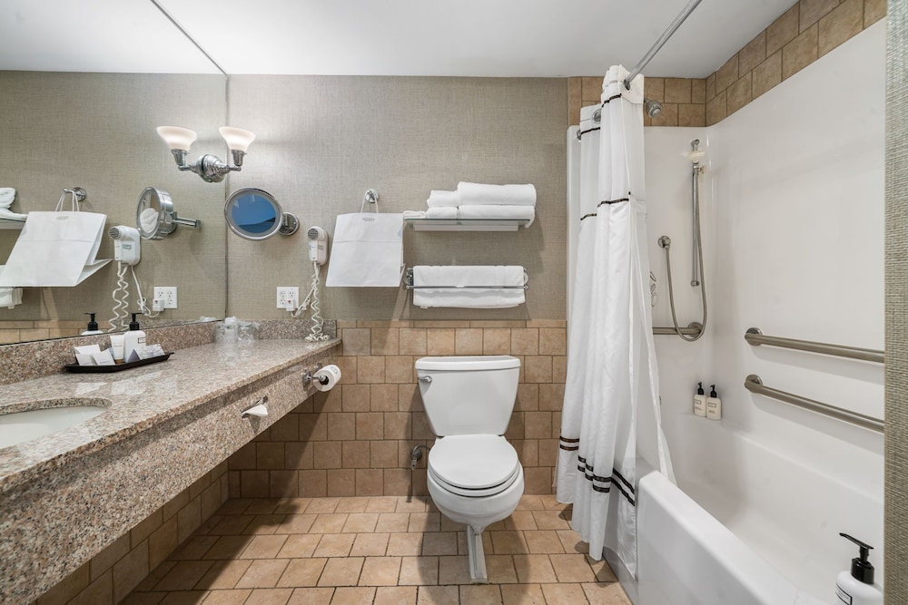 Harborview Luxury King (Riverview, Upper or Ground Floor) photo 2