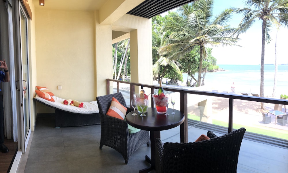 DELUXE ROOM WITH PRIVATE JACUZZI AND SEA VIEW photo 2