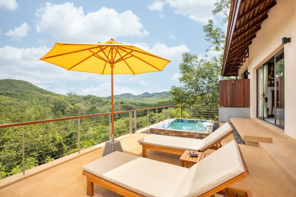 HIDEAWAY JACUZZI VILLA-PASAI
