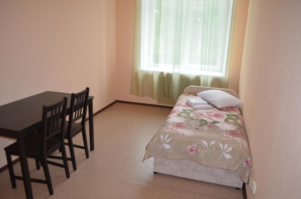 Economy Room, 1 Bedroom, Shared Bathroom