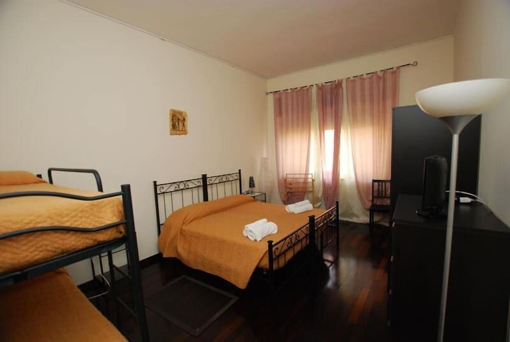 Family Quadruple Room, Shared Bathroom