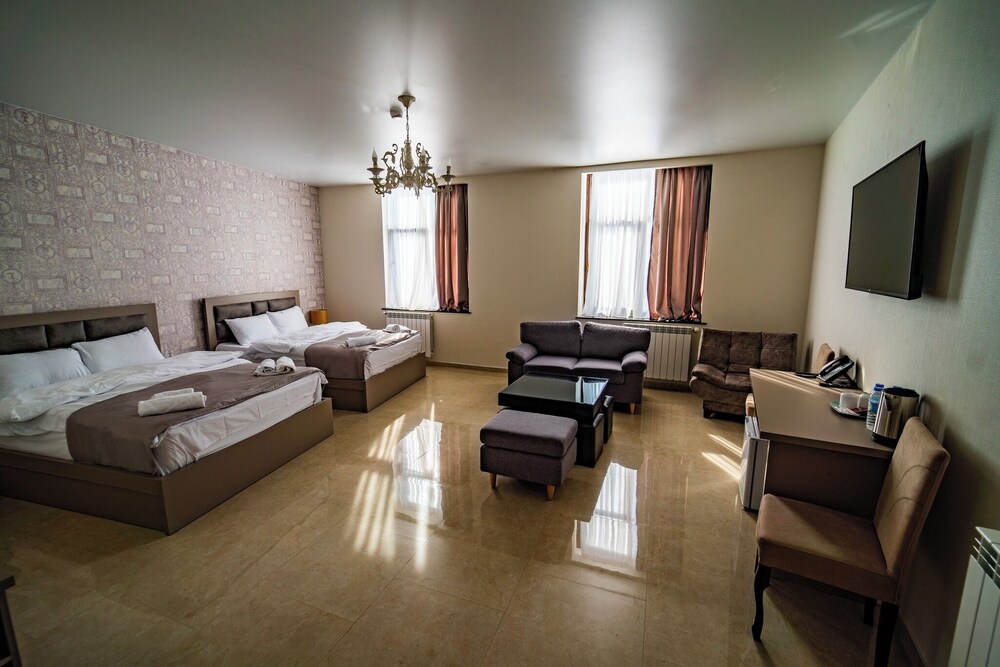 Luxury Suite, Mountain View