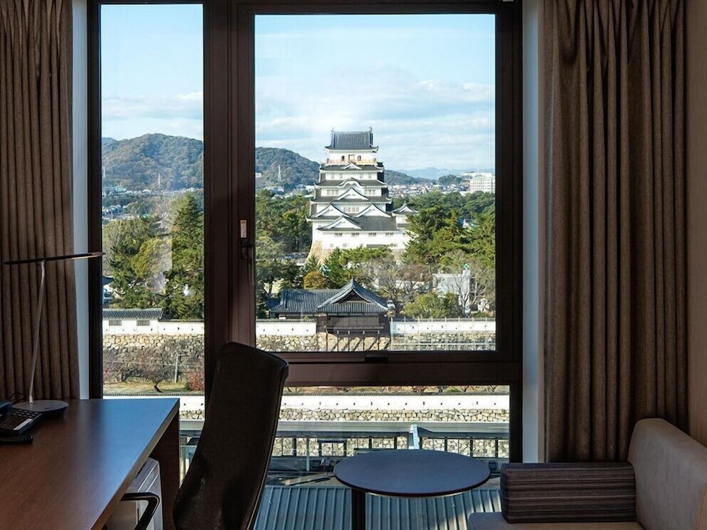 [No Smoking/Castle View] Superior Twin + Extra Bed - Photo 6