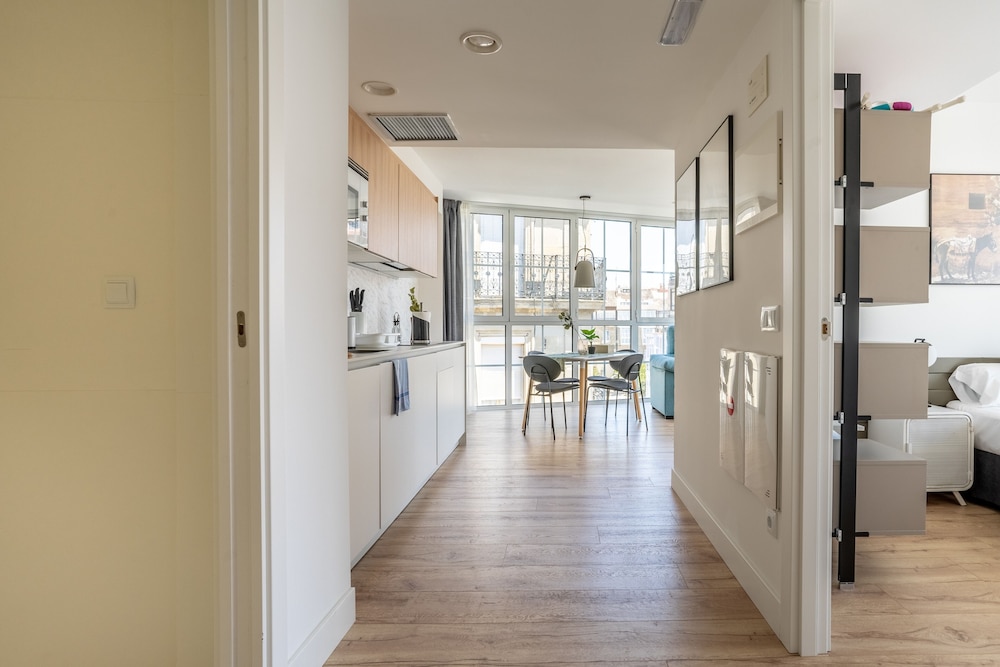 2-Bedroom Apartment - disability access photo 2