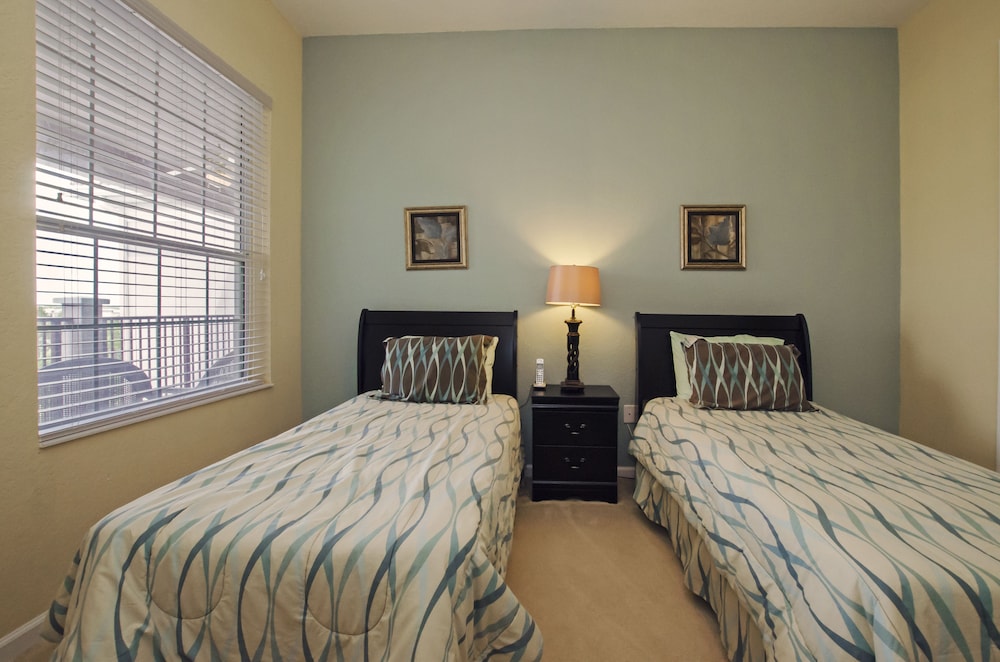 Condo, 3 Bedrooms, Garden Area