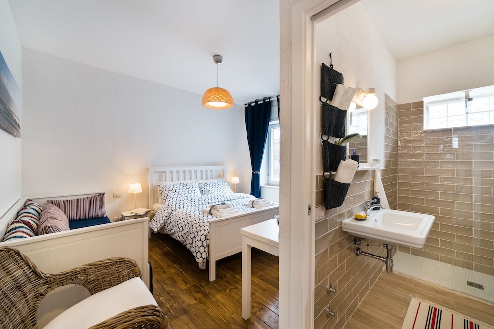 Deluxe Triple Room photo 2
