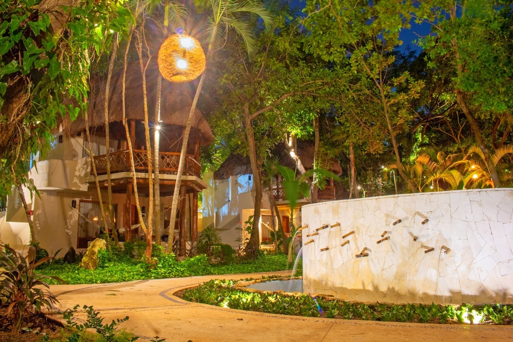 The Oasis Palapa