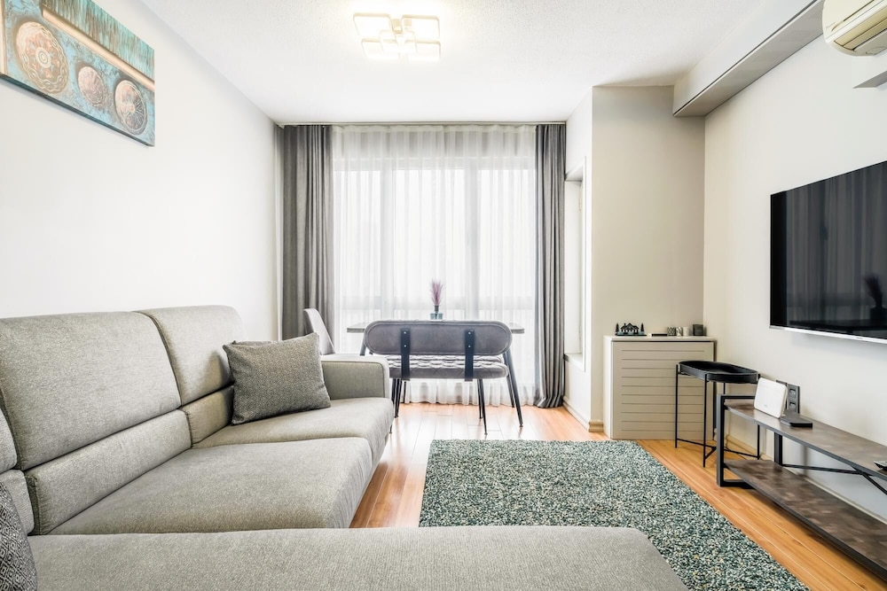 Apartment photo 1