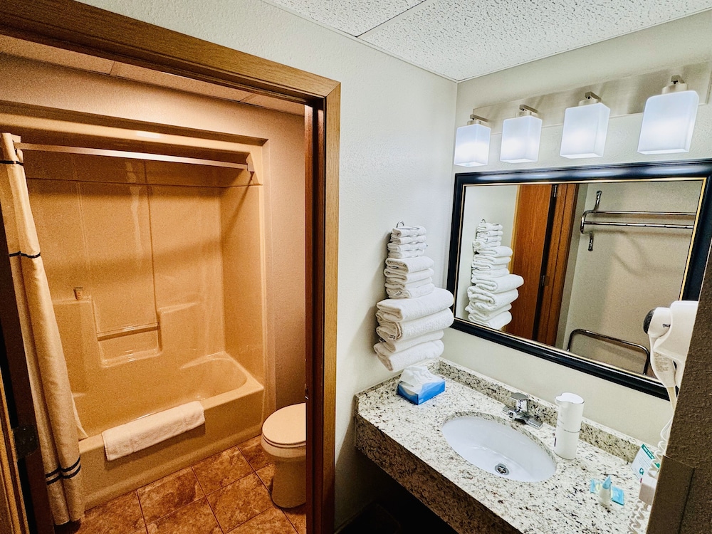 Standard Room, Multiple Beds, Non Smoking photo 3