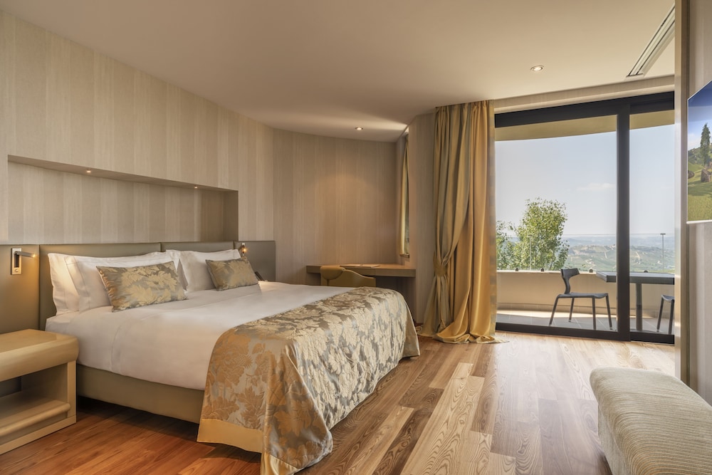 Suite, Terrace (Platinum)