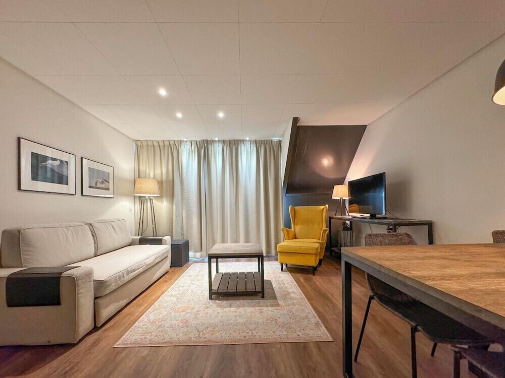 Apartment, Balcony