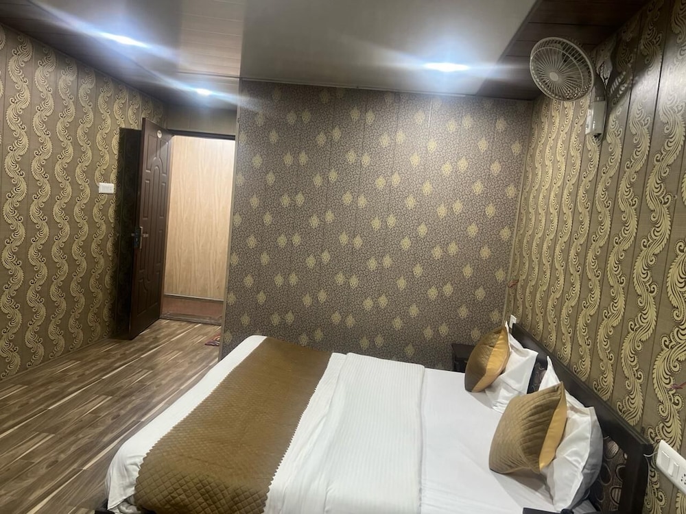 Deluxe Room - Photo 3