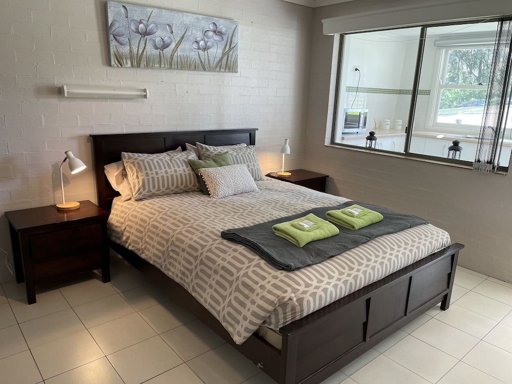 The Deluxe Queen Room - Photo 4