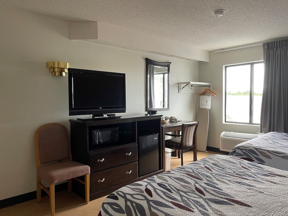 Deluxe Room, 2 Queen Beds, Non Smoking - Photo 2