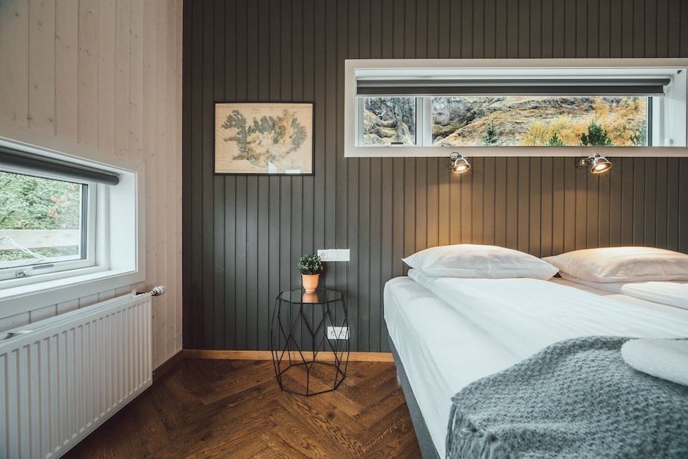 Superior Twin Room (4)