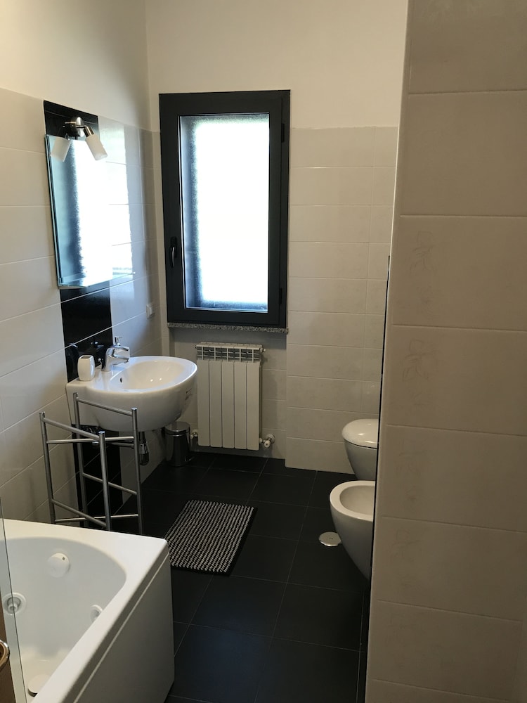 Deluxe Double Room, Bathtub photo 2