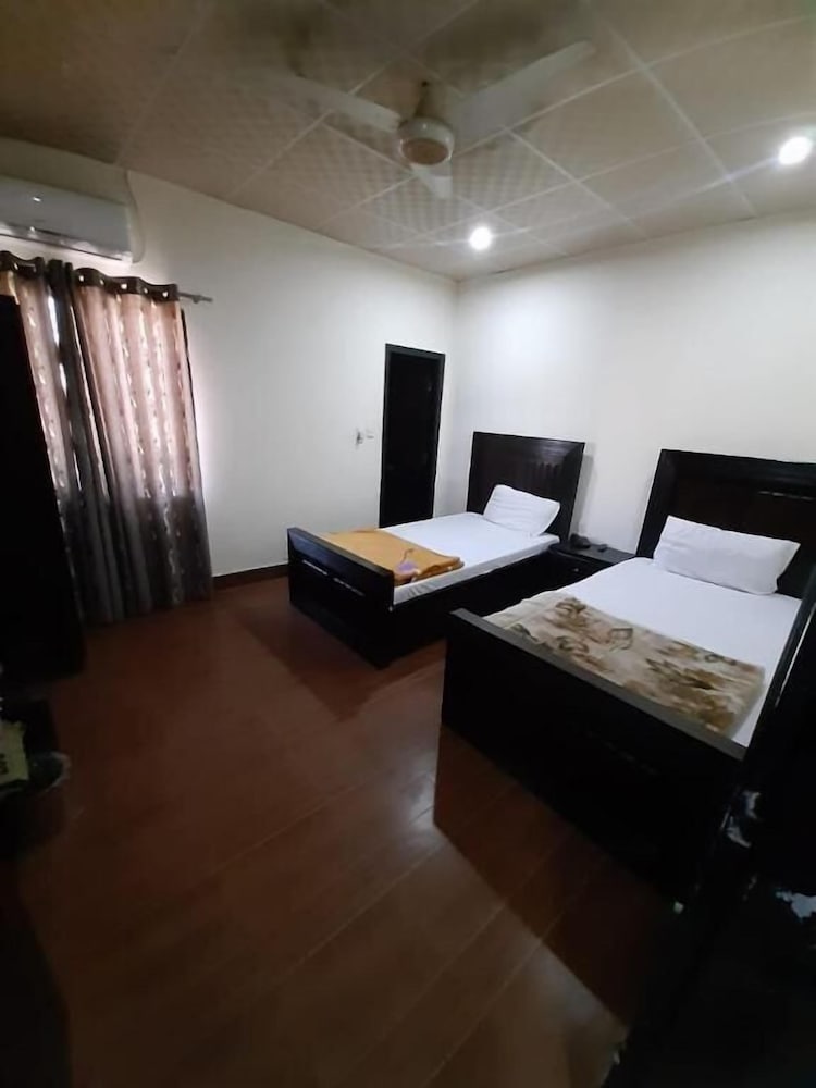 Deluxe Triple Room photo 2