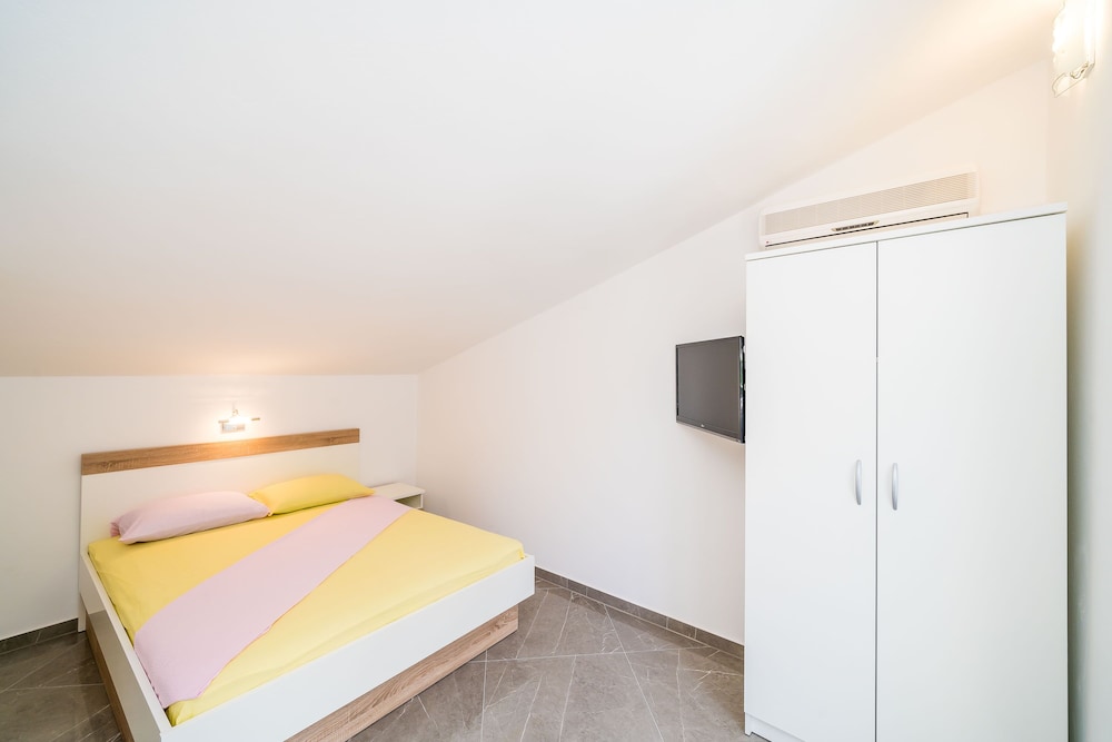 Double Room (Apartments &amp; Rooms Barišić - Do) photo 1