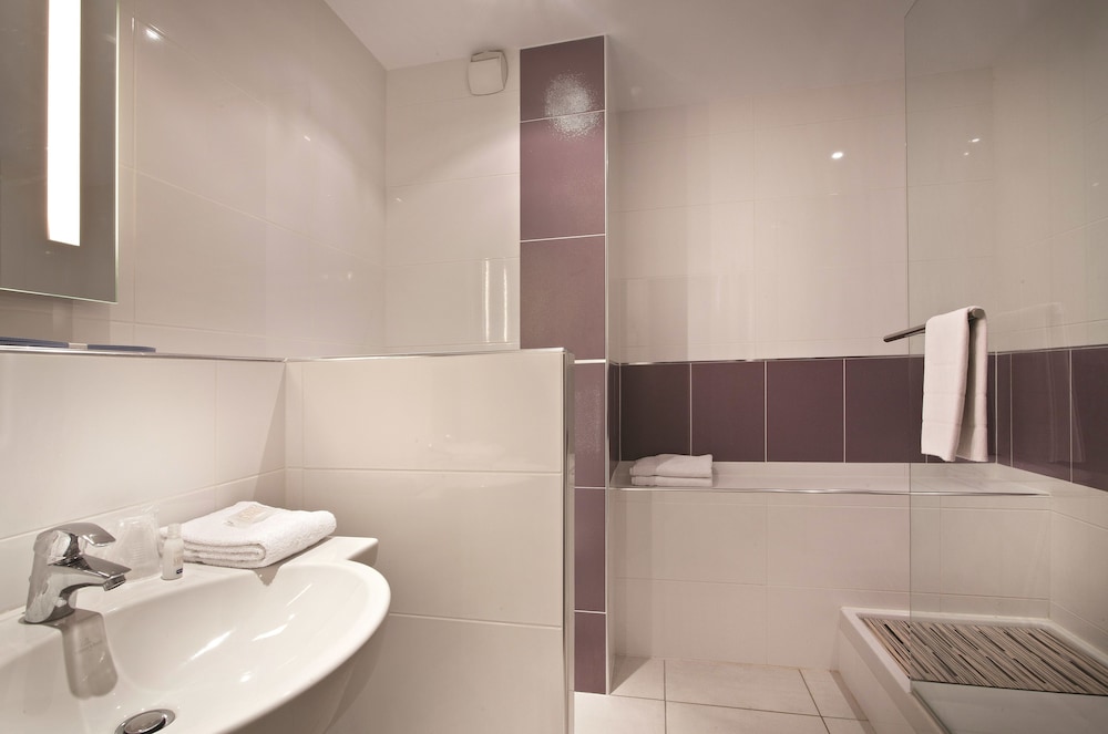 Standard Room, 2 Twin Beds - Photo 4