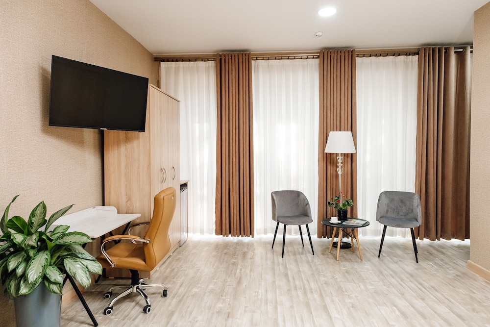Deluxe Double or Twin Room - Photo 4