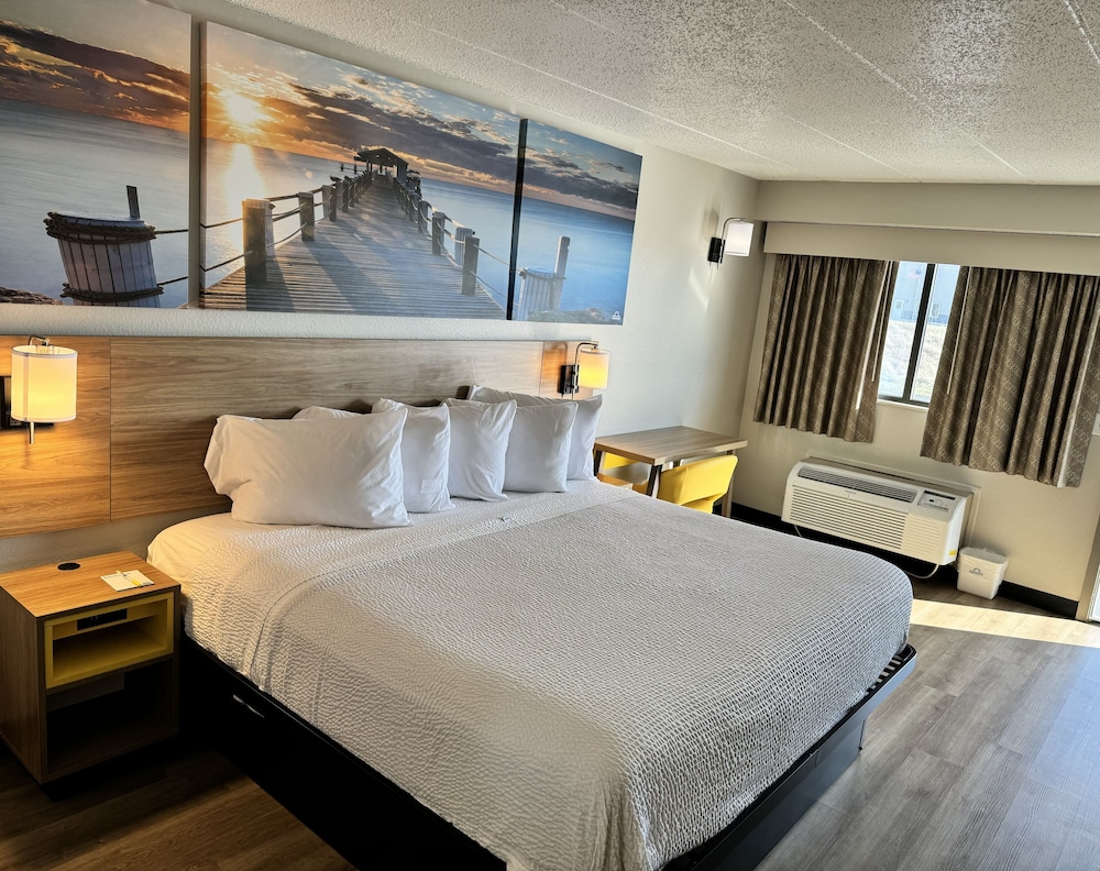 Standard Room, 1 King Bed - Photo 1