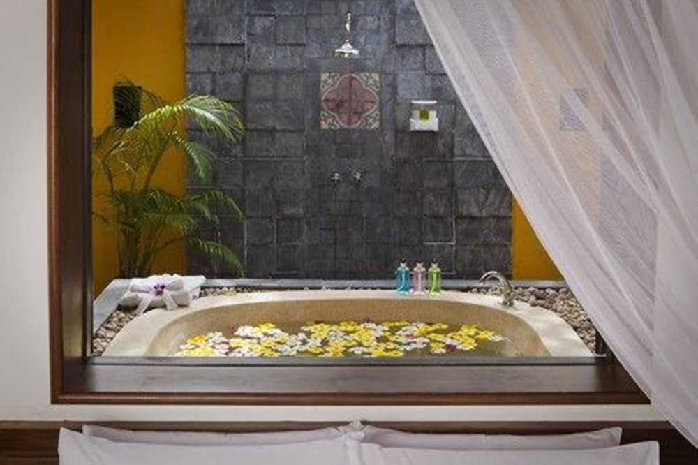 Villa, Private Pool, Beachfront - Photo 13