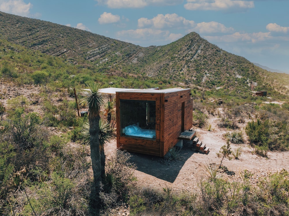 Cabin Room + Jacuzzi photo 1