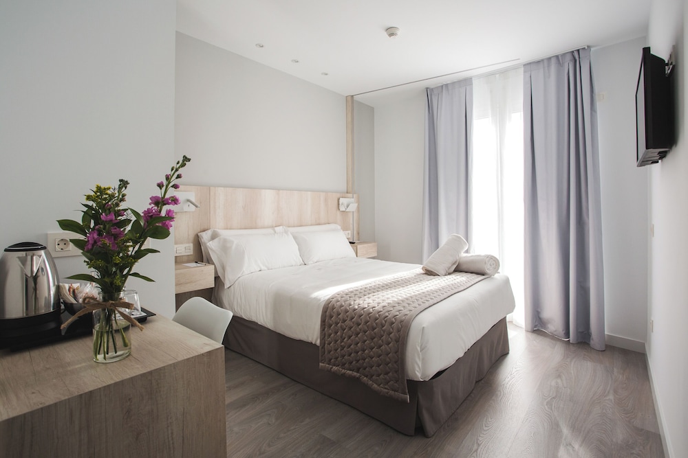 Standard Double Room, Balcony - Photo 1