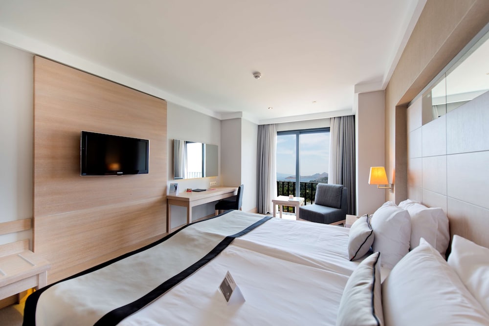 Room, 1 Double Bed, Non Smoking, Sea View - Photo 1
