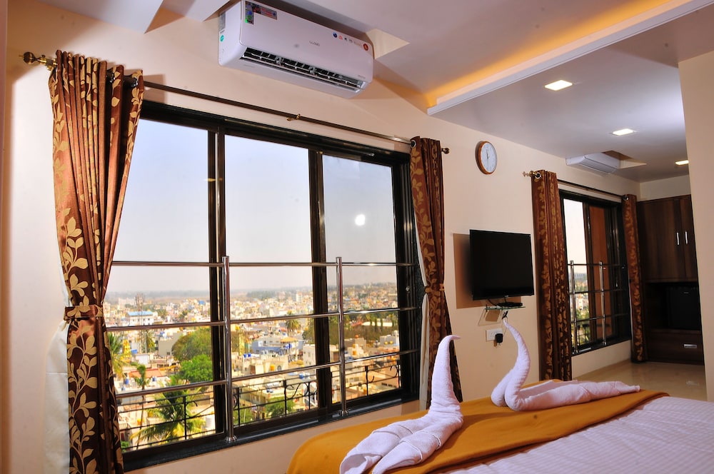 Deluxe Double Room, Smoking, City View photo 2