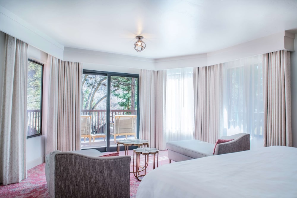 Grand Suite, 1 King Bed (Riverside) - Photo 11