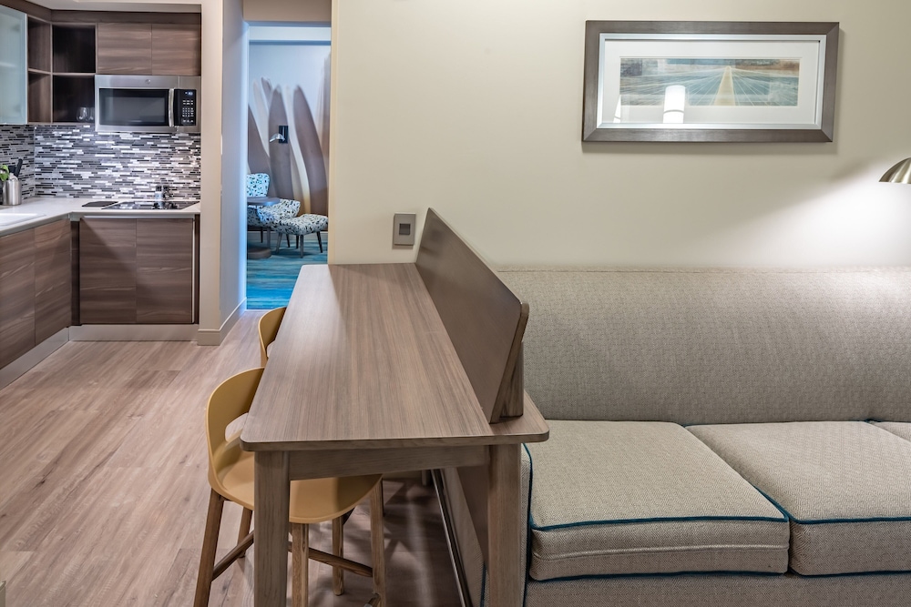 Executive Suite, 1 Double Bed (Mobility/Hearing Access, Roll-in Shwr) photo 3