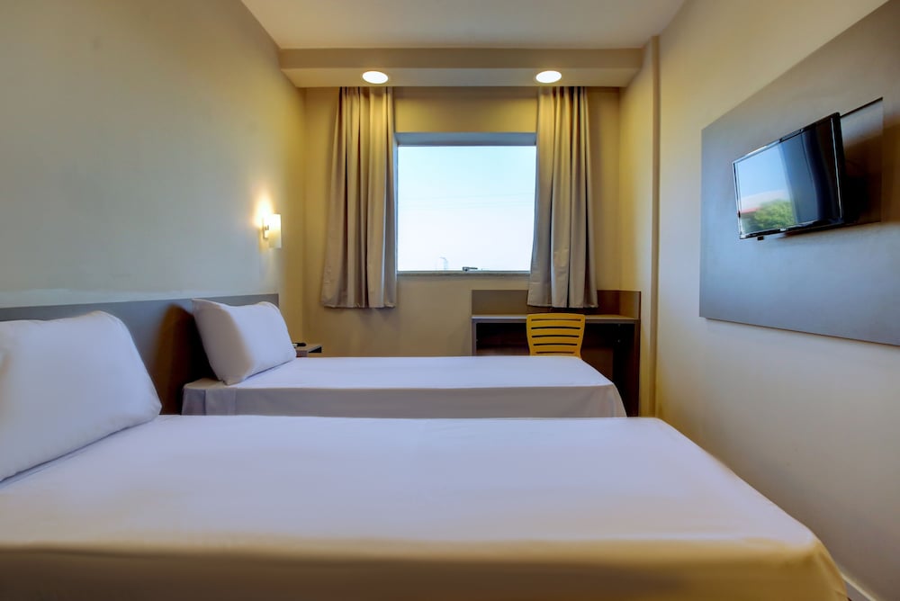 Standard Room, 2 Twin Beds - Photo 2