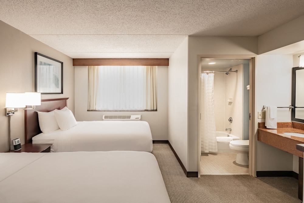 Room, Multiple Beds - Photo 1