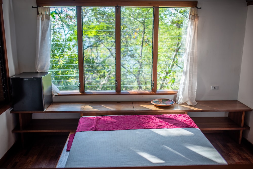 Deluxe Tree House (Double Room with Mountain View)