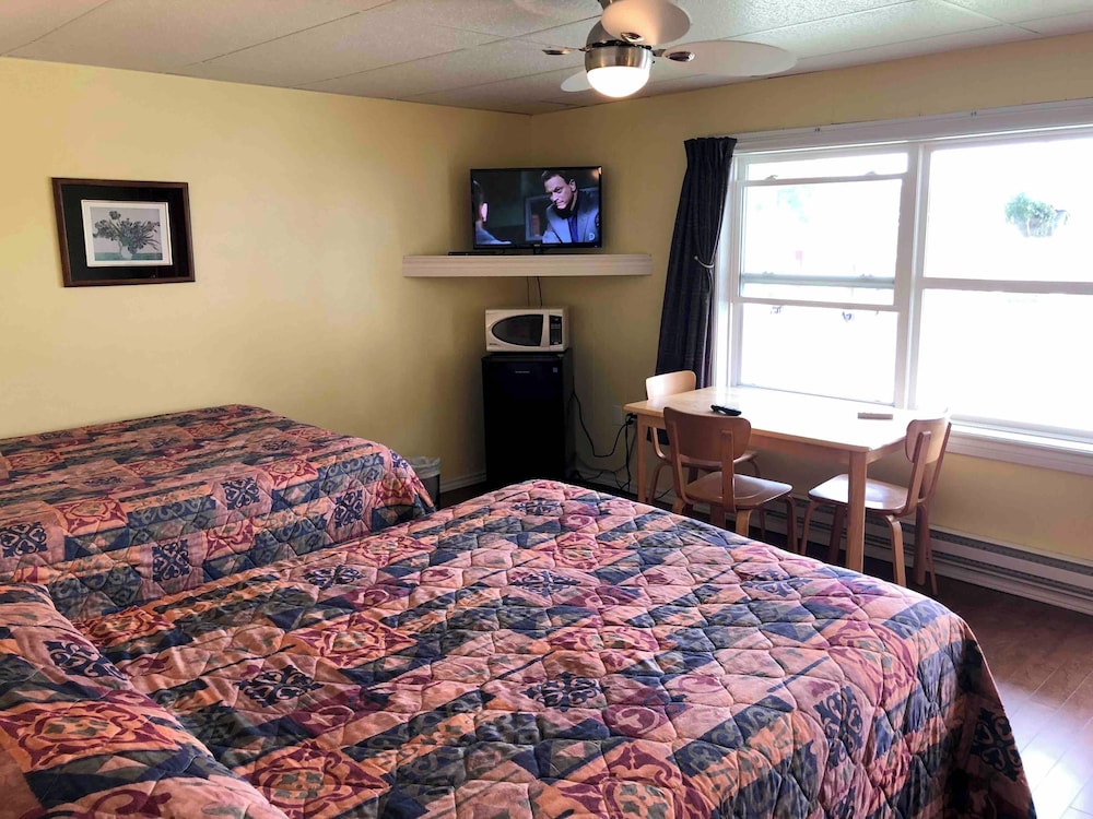 Motel 2 Double Bedroom photo 2