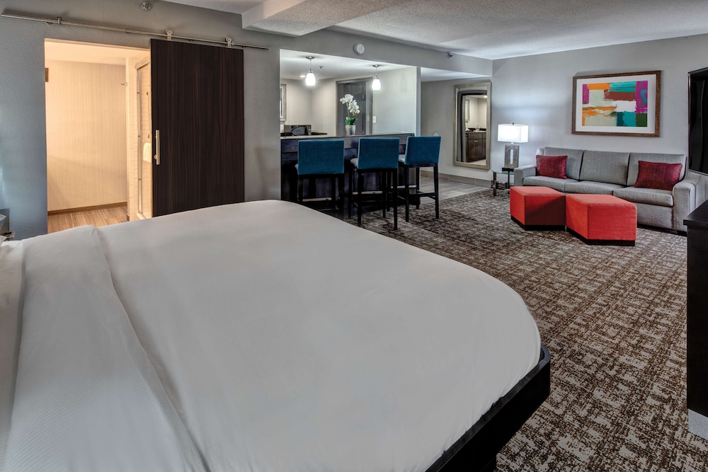 Junior Suite, 1 King Bed, Non Smoking - Photo 3