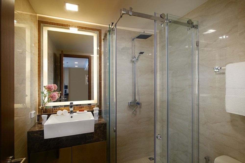 Suite, City View - Photo 2