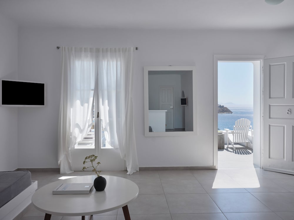 Junior Suite Sea View and Heated Tub - Photo 5