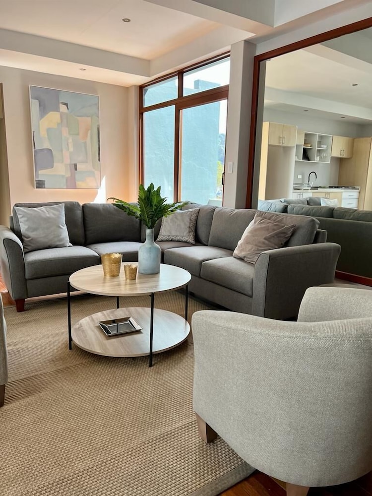 Family Apartment photo 2