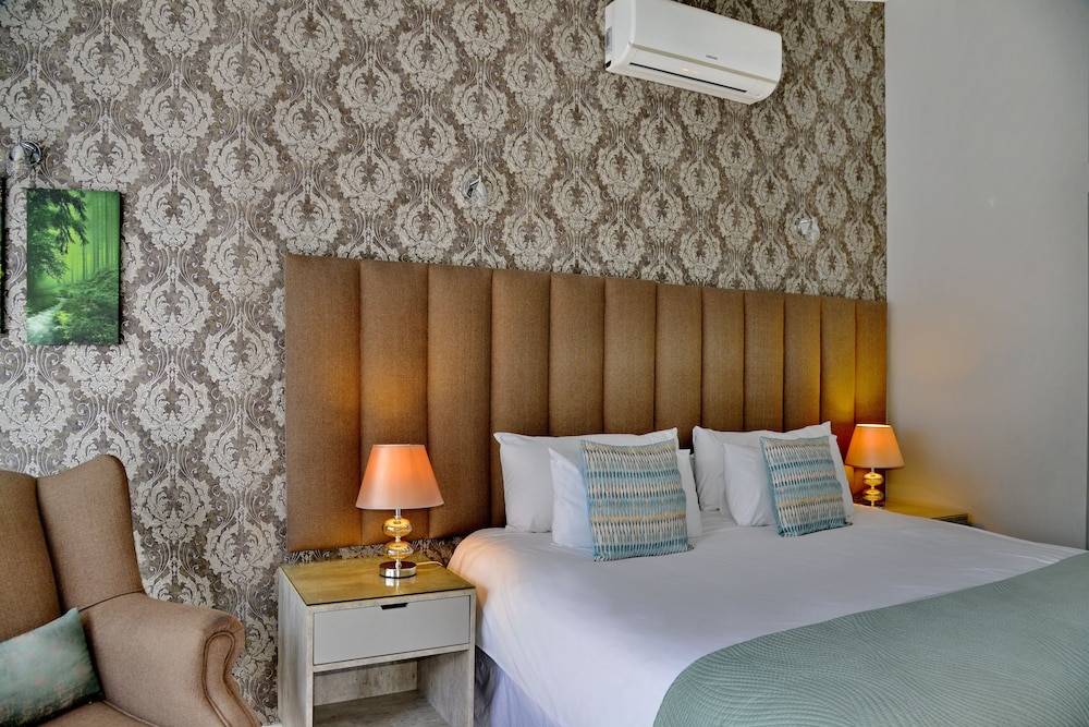 Luxury Room (Upstairs) - Photo 8