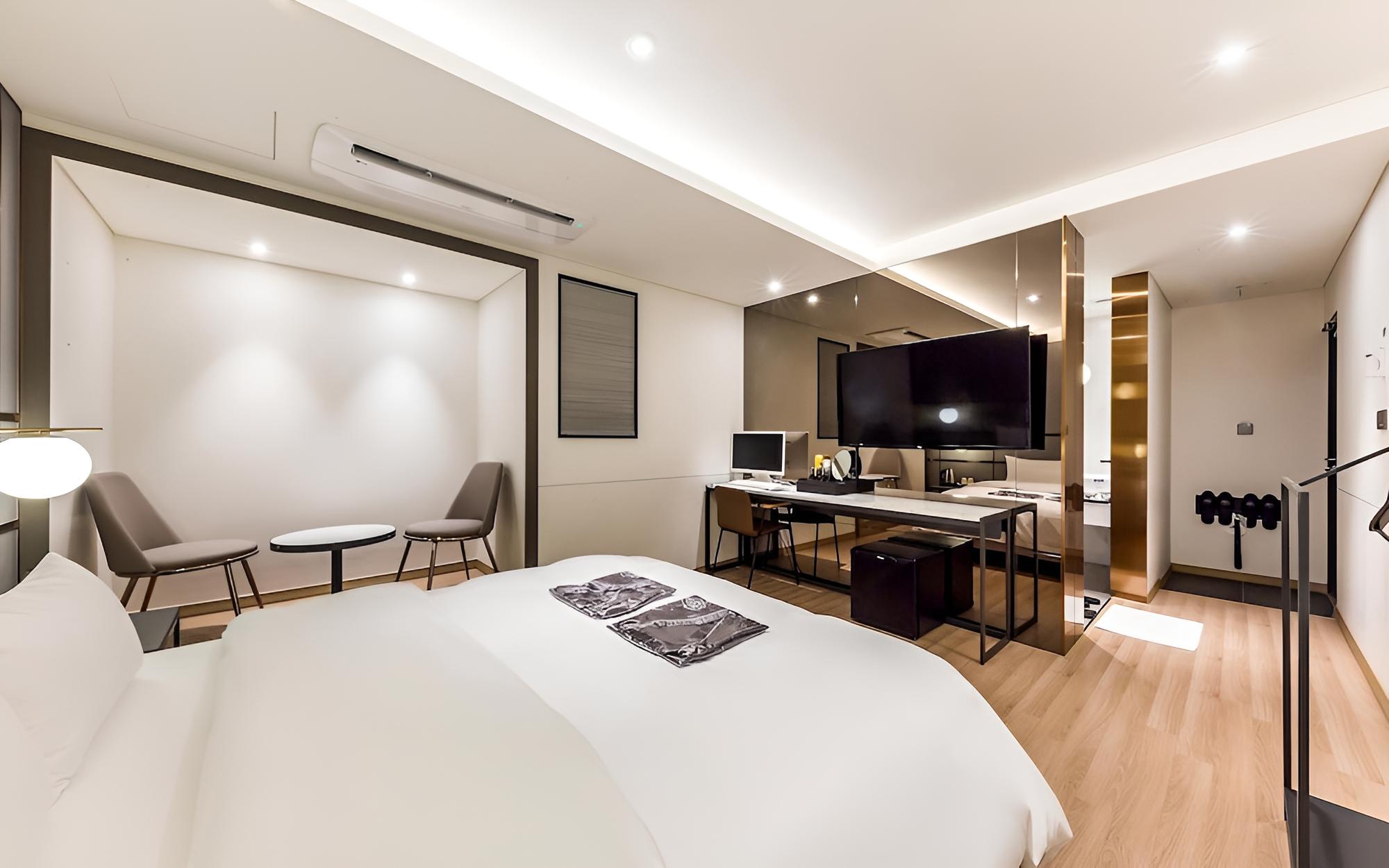 Room (Suite) - Photo 1